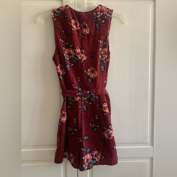 Abercrombie floral v-neck romper with front tie size 0 - Picture 4 of 7